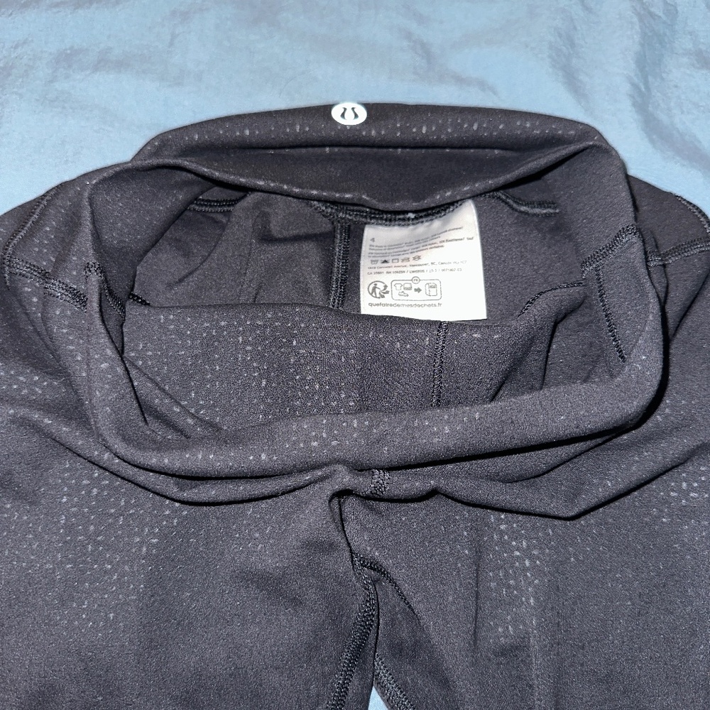 Lululemon Black Wunder Under Patterned Legging